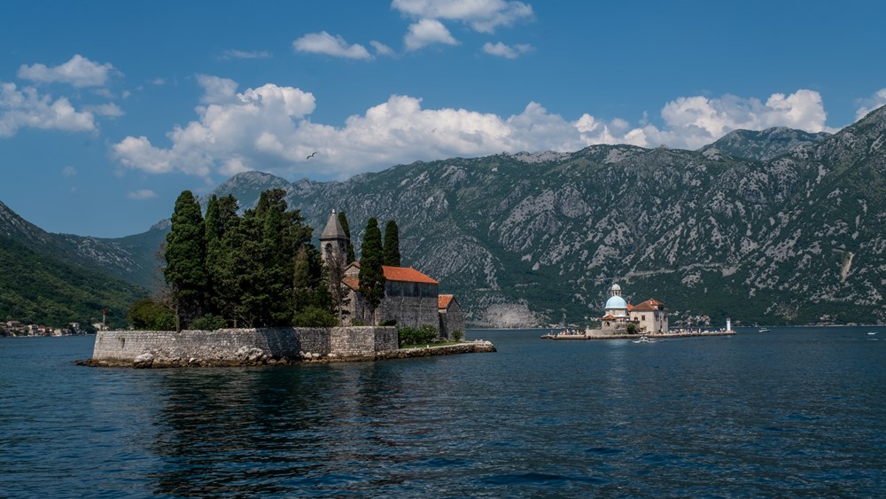 Mai 2026. Monastère Saint Georges et église Notre Dame des Rochers au Monténégro