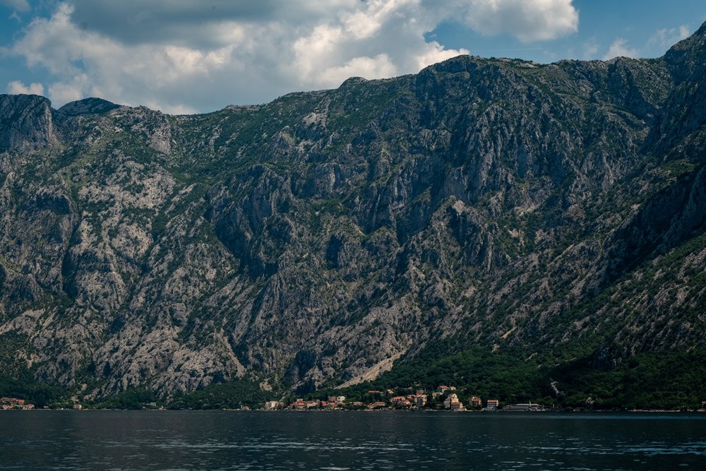 Mai 2026. Dans les Bouches de Kotor, Monténégro.